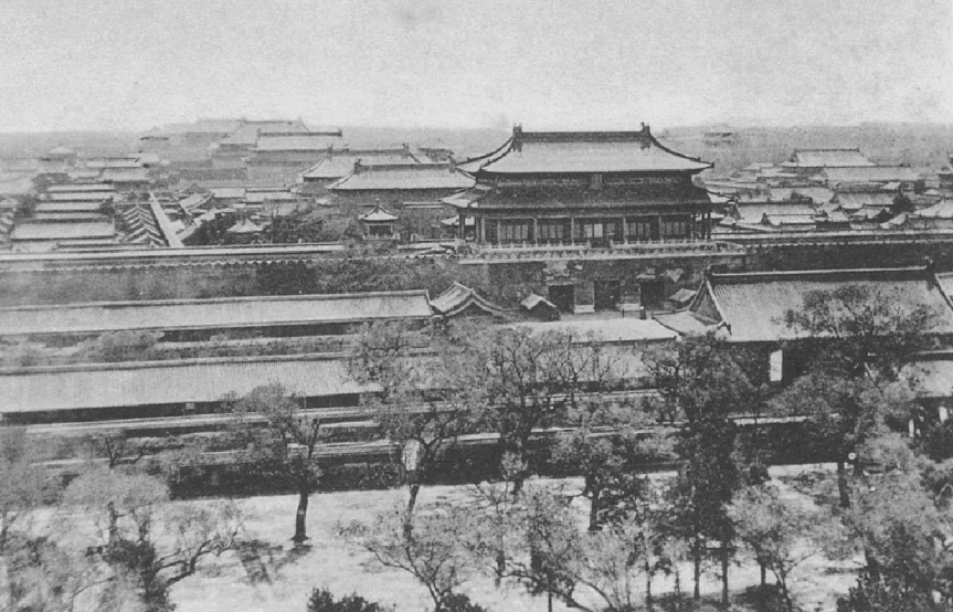 八国联军占领北京城在故宫拍摄的老照片