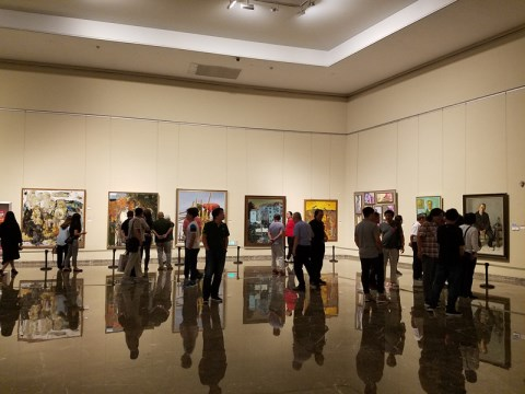 “十届齐鲁风情油画回顾邀请展”在济南市美术馆隆重开幕。