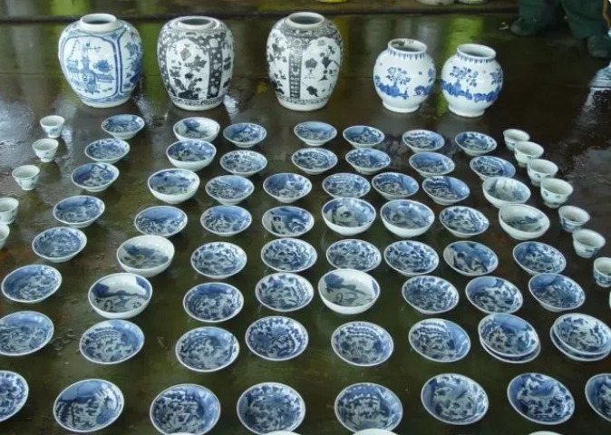 碗礁一号”考古发现清代康熙民窑青花瓷器