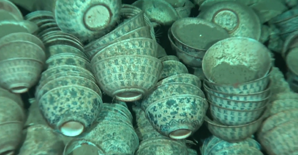 南海深海考古两艘明代沉船出土瓷器超过十万件