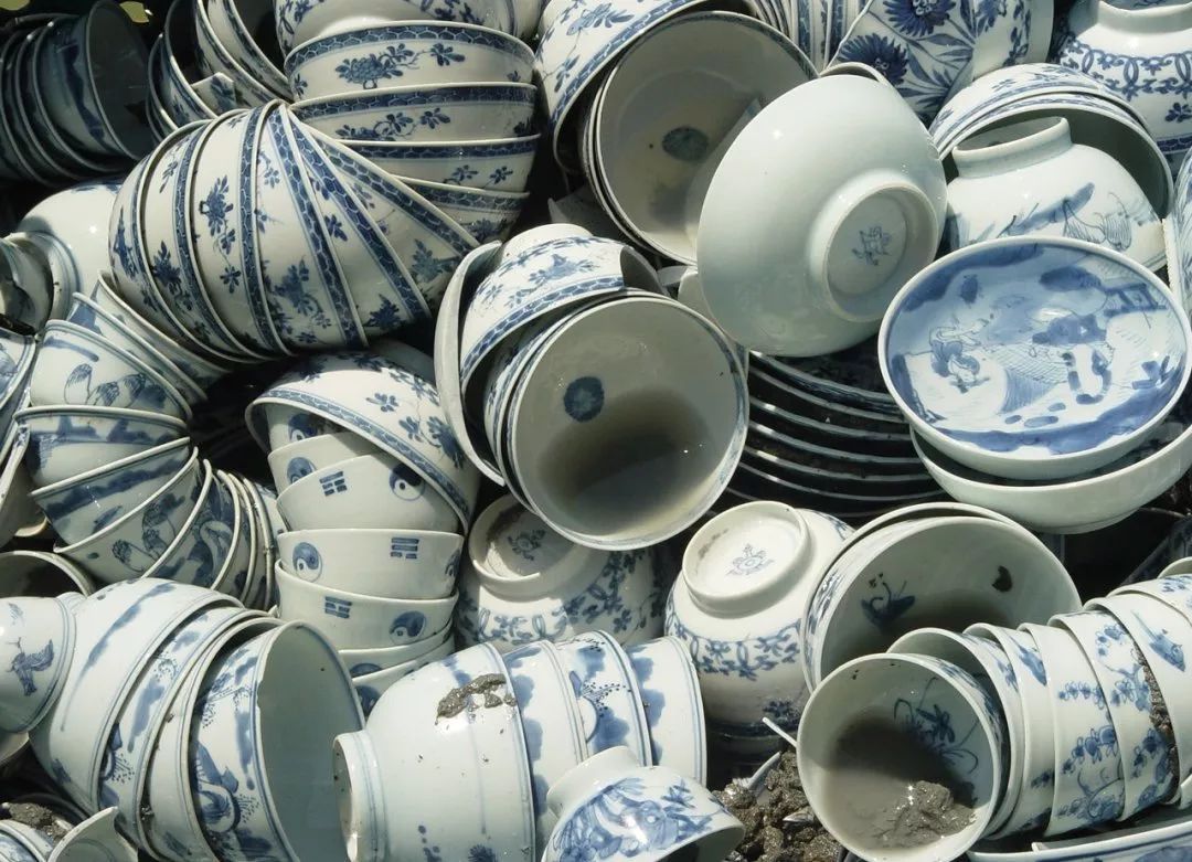 ��ˮ�¿��š����͸���ƽ̶�뽸һ�ų�����ַ��ˮ�������Ʒ�໨����