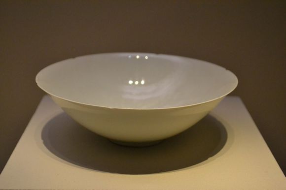 白釉葵花口碗 白釉葵花口碗